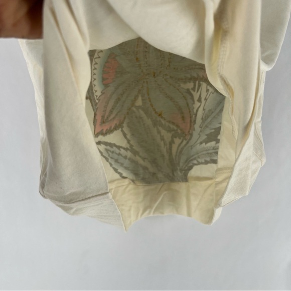 Custo Barcelona Cream Floral Short Sleeve Tee - Picture 11 of 11